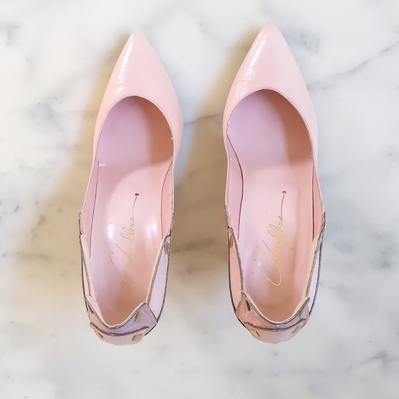 NWOT. Woman's Leather shoes with multi color and gold decorations. - Picture 2 of 6